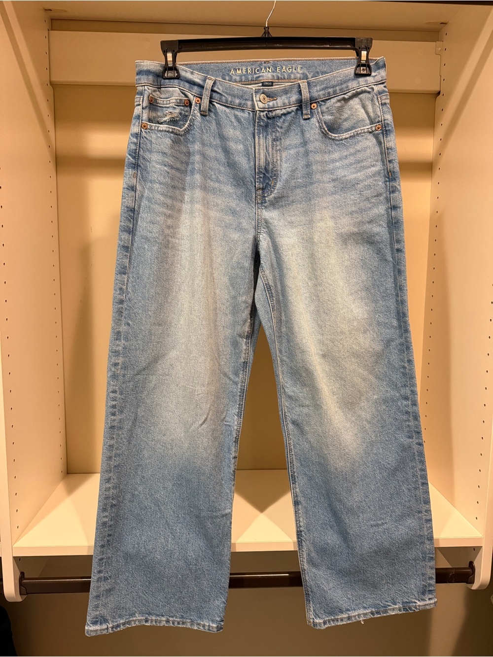 American Eagle Outfitters Womenโs Light Blue Stovepipe Leg Jeans 10 Short